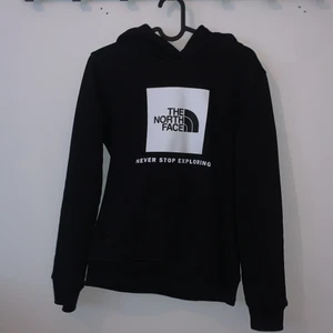 The north race Hoodie  - Väldigt fint skick aldrig använd