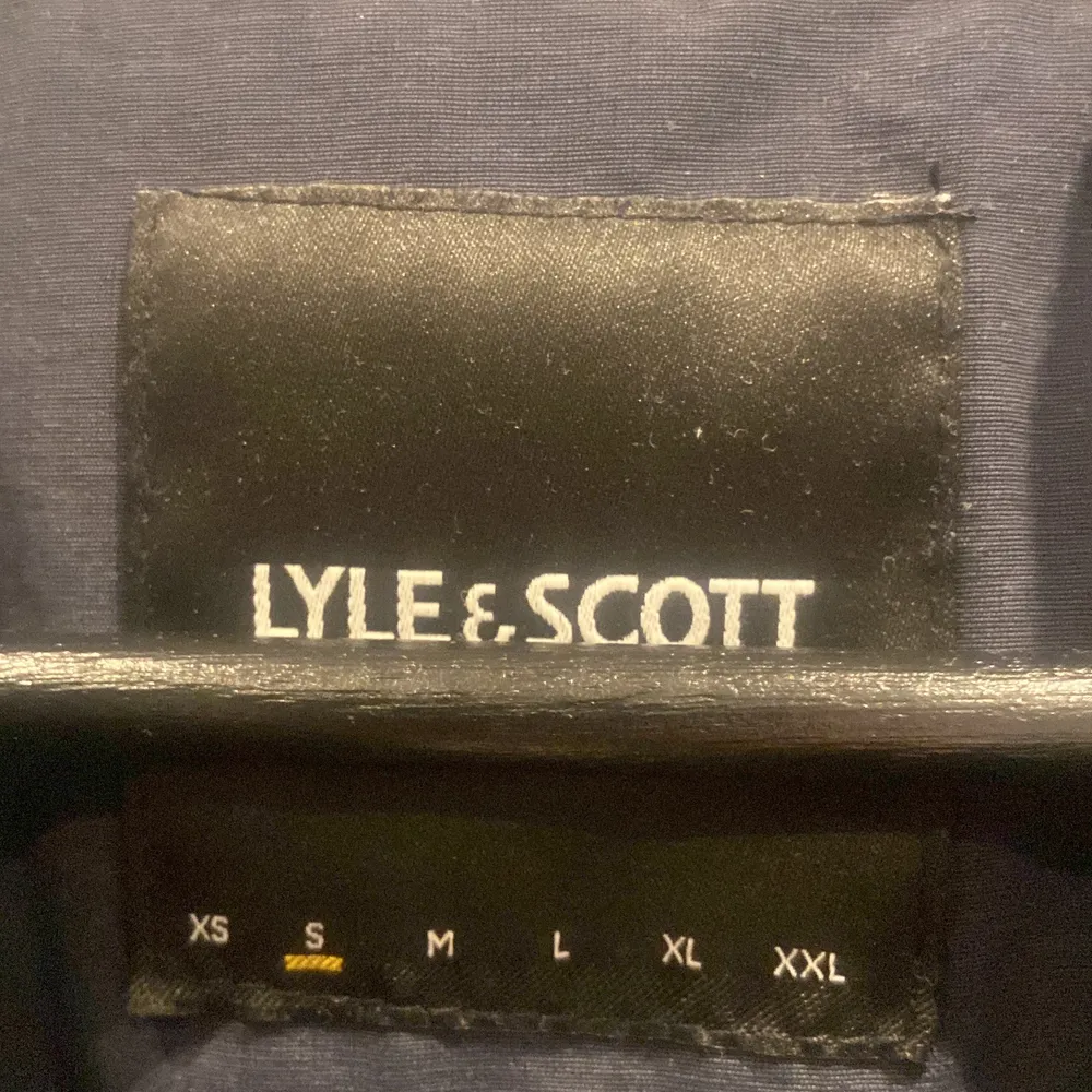 Fin vinterjacka från Lyle&Scott i storlek S. . Jackor.