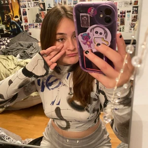 Stylish polo - Långärmad half turtle neck med kreativa mönster. Aldrig använd!¡