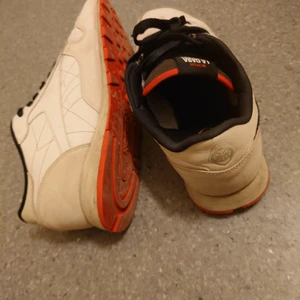 Östra göinge kommun - En bra skor faktiskt och tuna med. Den är små för mig   Så, Lycka till mannen :)