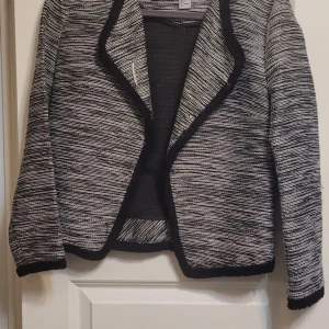 jacka - nyskick, oanvänd.