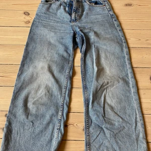 Zara jeans - Ett par jeans från zara. Lite korta i benen men väldigt bekväma