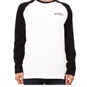 Dickies tröja - Långärmad T-shirt från dickies. Storlek XS killmodel  Fint skick, inga slitningar.