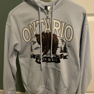 Ziphoodie  - Ziphoodie från HM  Använd fåtal gånger så är i fint skick