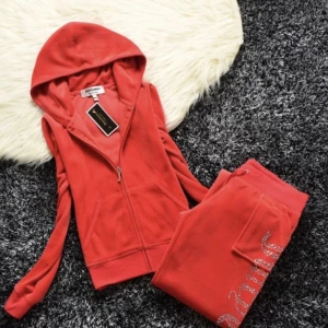 Juicy couture sett - Detta är ett gammalt sett som inte kommer till användning. Det är i helt nytt skick ! 