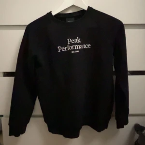 Peak performance tröja - Använd några gånger, använde senast typ förra året men ser inga ”fläckar” eller så