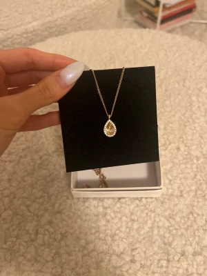 Lily and rose halsband rose guldpläterad topaz kristall - Helt ny Nypris: ca 500kr