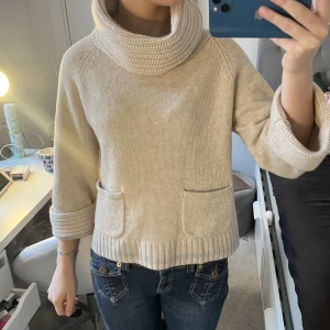 Tröja!! - Säljer denna så fina tröja med polokrage med trekvartsärm!! 