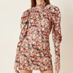 Klänning - Använd en gång