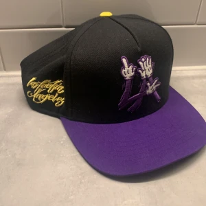 Cayler&sons keps - Snygg lila keps i bra skick 