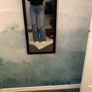 Jeans - Säljer dessa skitsnygga jeans från lager157, nypris är 300 kr o de är använda max 4-5 gånger. (Sitter perkekt intill kroppen)