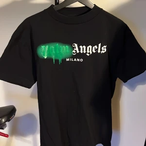 Palm Angels - Nypris ca 2700. Mitt pris 1700. Använd 5-10 gånger