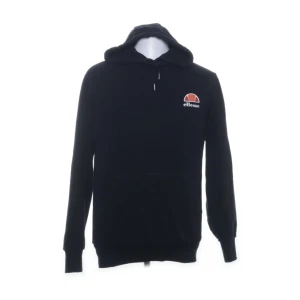  Hoodie Ellesse - Ellesse tröja i storlek M Fin tröja med vissa tecken på användning