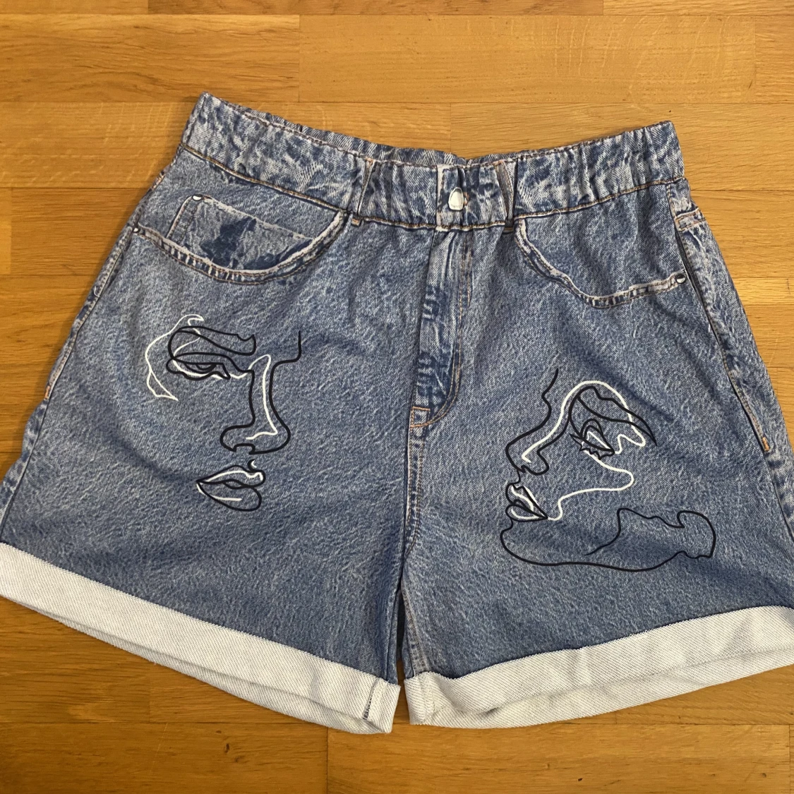 Shorts med tryck - 90