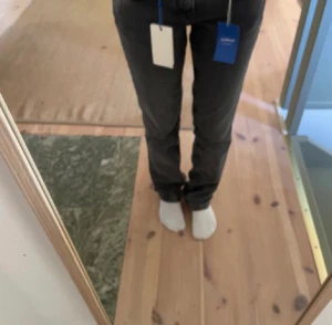 Pepe jeans - Säljer ett par pepe jeans jag köpte här på plick då de inte riktigt passade mig❤️de är helt nya men lappen är borta för att hon jag köpte de av trodde hon skulle behålla dom❤️köp direkt för 700. Passar någon mellan 165-170