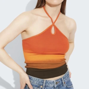 Bikbok sunset topp - Oanvänd topp från bikbok. Nypris 179. Lånade bilder.