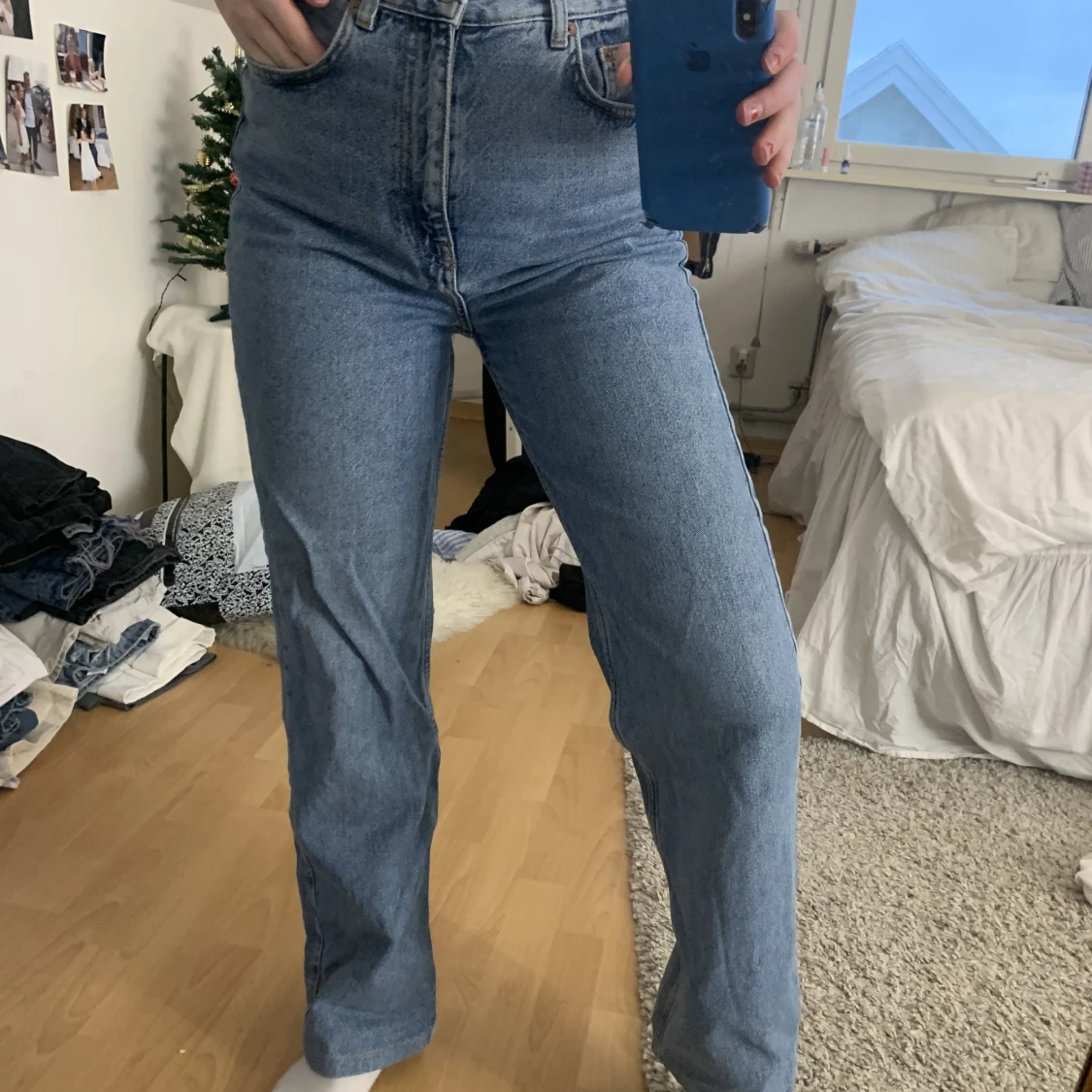Raka blåa jeans
