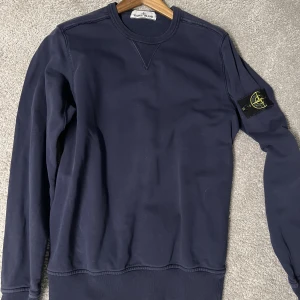 Stone Island college - Stone Island college storlek S, ej använd mycket. Kvitto finns dessvärre inte, däremot tagg
