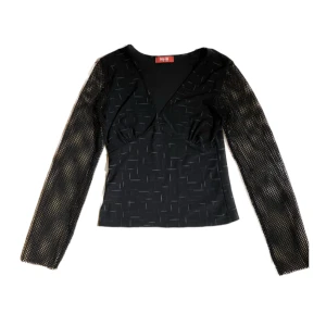 Svart topp!  - Cool partytopp med v-ringning❤️🪩 