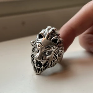 Lejon Ring - Cool silver lejon ring, ca 18mm! Skickas med brev för 15kr ❤️‍🔥