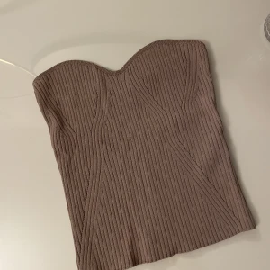 Bandeau topp - Ribbad topp ifrån Ginatricot🤎