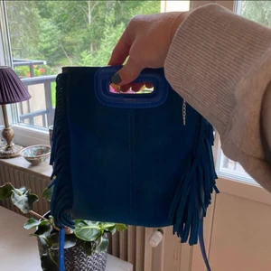 Maje väska  - Säljer min superfina maje väska! Lite använd men är i bra skick. Säljer på grund av att den inte kom till användning! Köpt för 2150! Skriv privat för fler bilder