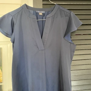 Tommy Hilfiger blus - Blå Tommy Hilfiger blus! I väldigt fint skick😍materialet är helt underbart!!