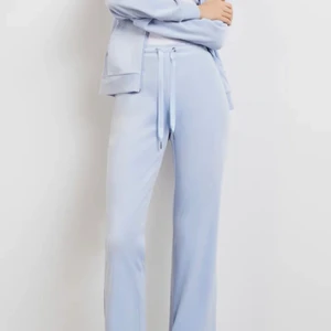 Gina mjukis - Säljer dessa fina byxorna i himmelsblå. Använda 4 gånger Max 