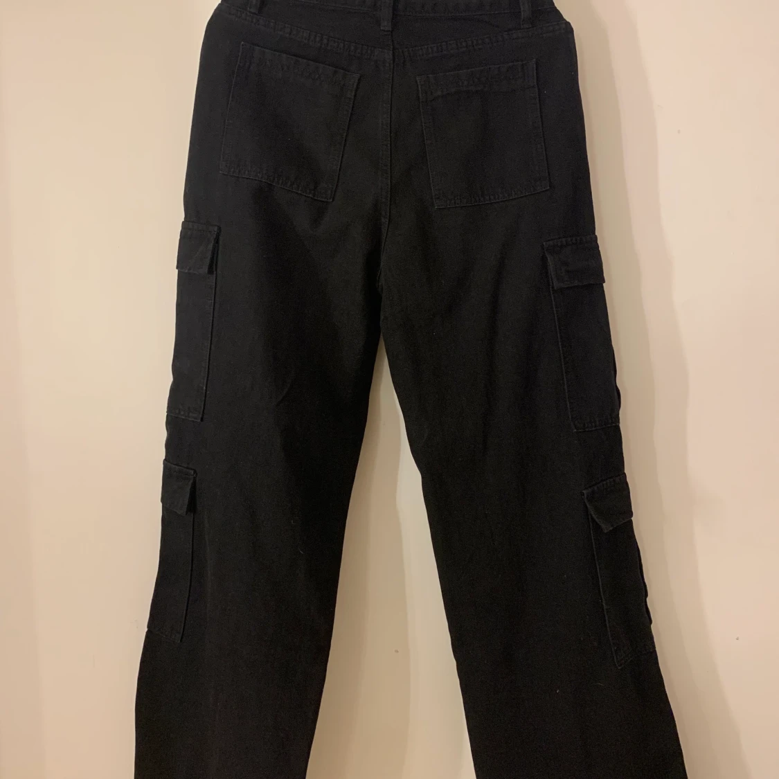 Svarta cargopants - 90