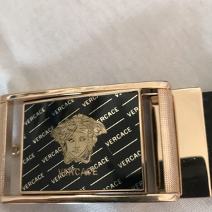 Versace Bälte - Jag tror inte den är äkta 