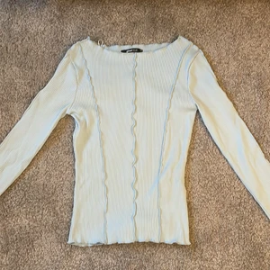 Blå topp - En blå tröja i xs från Gina tricot 