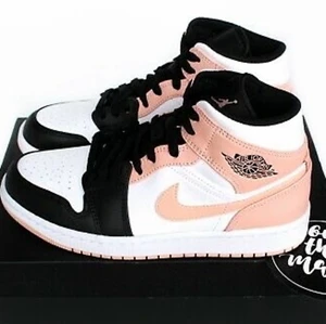 Ait Jordan mid 1  - Air Jordan mid 1 i färgen Crimson tint. Använda 1 gång och är i nyskick