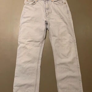 Weekday rowe  - Fint skick inga defekter