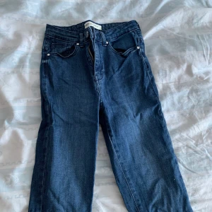 Mörkgrå jeans - Mörkgråa skinnyjeans, använda fåtal gånger 