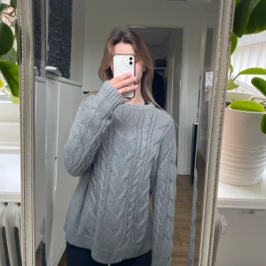 Stickad tröja - Mysig oversized stickad tröja som aldrig kommer till användning. Köpt på lager157 i strl M