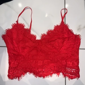 Topp - Använt 1 gng st L passar dig som har M och S