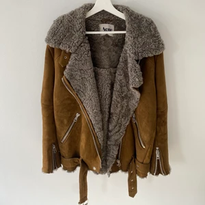 Acne  - Fin mocka jacka i fint skick🥰