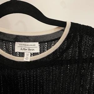 & other stories  - As cool tröja som funkar till både fest och vardags! är i princip helt oanvänd💕💕 hör av er vid intresse eller frågor!