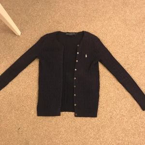 Kofta  - En märkes kofta har används Maxs 2 gånger.