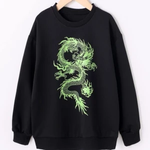 Orm tröja  - Mysig och bekväma. Säljer den då dem är för liten på mig. Aldrig använt.Kontakta mig för mer info eller bilder. Köparen står för frakt 