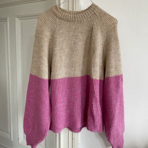 Stickad tröja GINA - Mysig tröja från Gina Tricot, väldigt sparsamt använd så i jättebra skick 🧚🏼