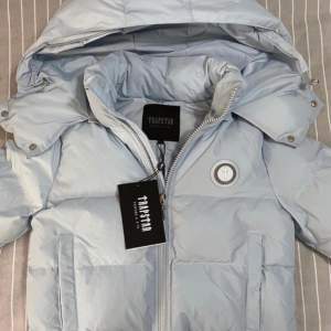 Trapstar baby blue Perfect condition. Via Bank