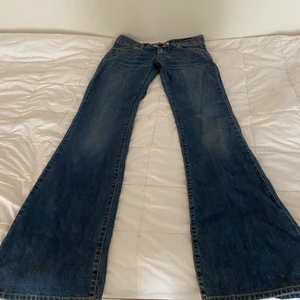 Lowwaist jeans  - Jättesnygga Lågmidjade jeans! Sitter bootcut