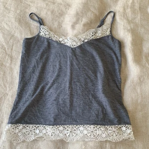 Pyjamas från Anna Field - Jätte fin pyjamas från Anna Field som tyvär inte kommer till användning. Skriv privat om fler bilder. Köparen står för frakt