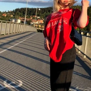  T-shirt - As fin tröja, köpt här på olik men kommer inte till användning längre, lånade bilder och priset kan diskuteras❤️