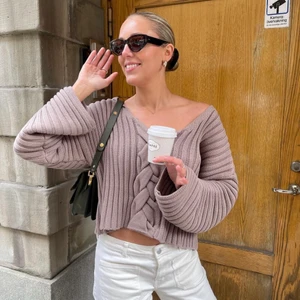 House of Dagmar tröja - Populär stickad tröja från House of Dagmar, perfekt till sommaren. Strl S, helt ny lappen sitter kvar