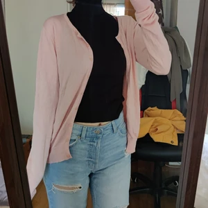 Rosa kofta - En rosa kofta som jag har köpt på Ullared men har aldrig använts