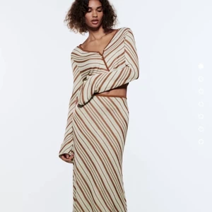 Söker!!  - Söker detta set i storlek xs eller s 💕 Om det är någon som har det och är sugen på att sälja till bra pris, hör av dig i sånna fall 🥰 💓 