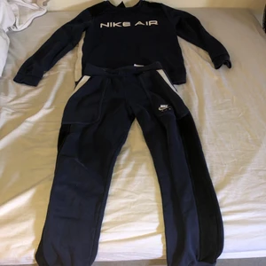 Nike set - Nike set som har använts några gånger. Unikt set som inte säljs längre. Dom kostar 750kr st nypris. Därför är mitt pris väldigt bra👍