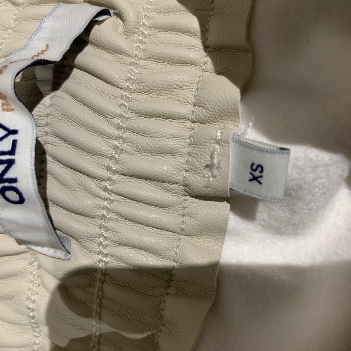 PU kjol strl XS - 90